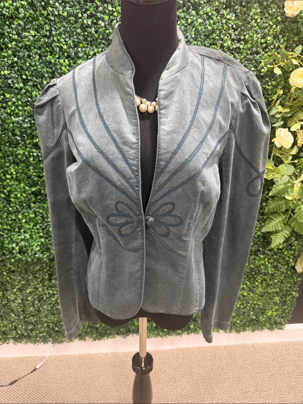🔥SALE🔥 Trina Turk jacket size 8